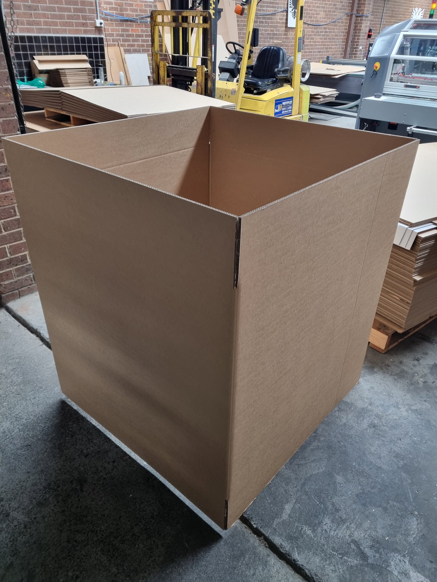 HD - Pallet Box – 1150 x 1150 x 900mm High (Internal size) (200mm Short Flaps)